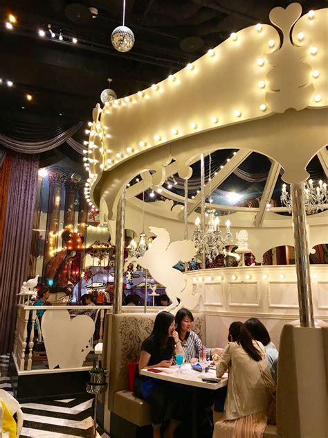 The Spellbinding Experience of China's Magic-Themed Cafes